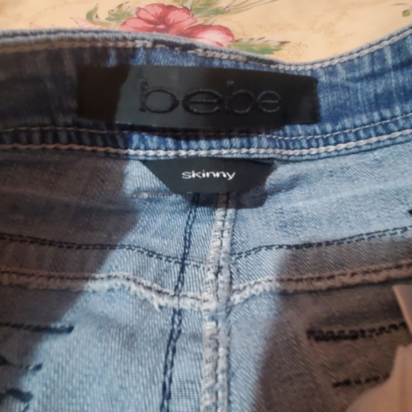 Bebe skinny distressed jeans - Picture 2 of 3